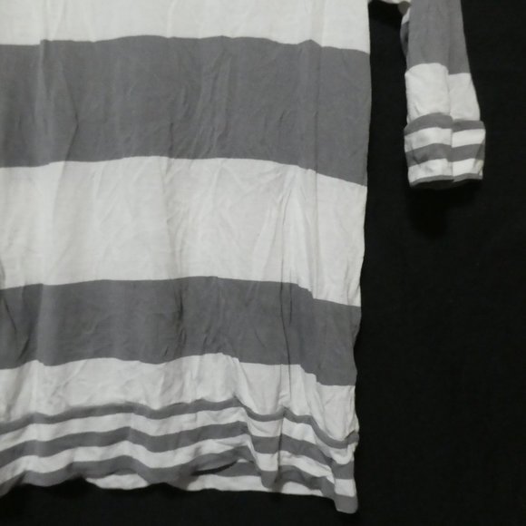 OLD NAVY | small | Striped 3/4 Sleeve Shirt | GUC - Picture 7 of 12